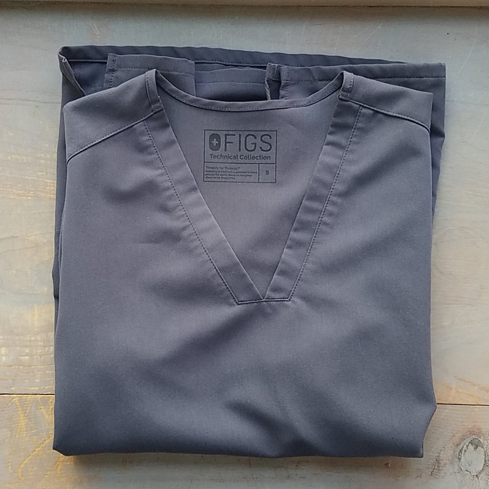 FIGS Charcoal Casma Scrub Top S